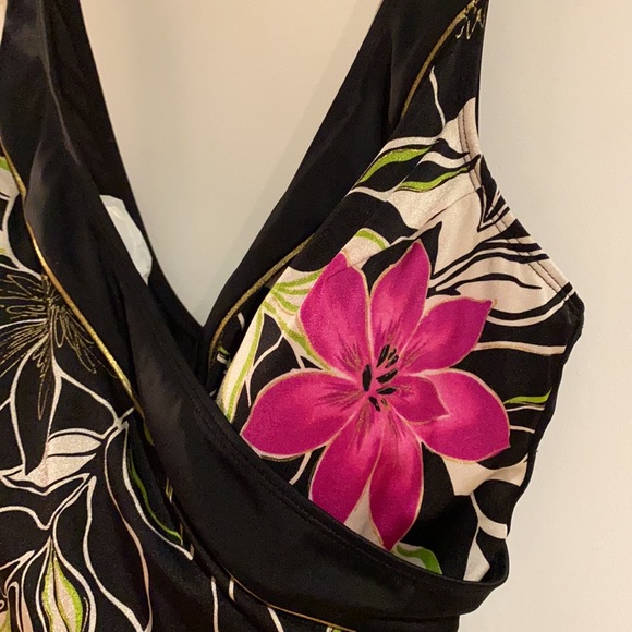 LONGITUDE (12) Floral Slimming bathing suit GUC!!! - Picture 2 of 9